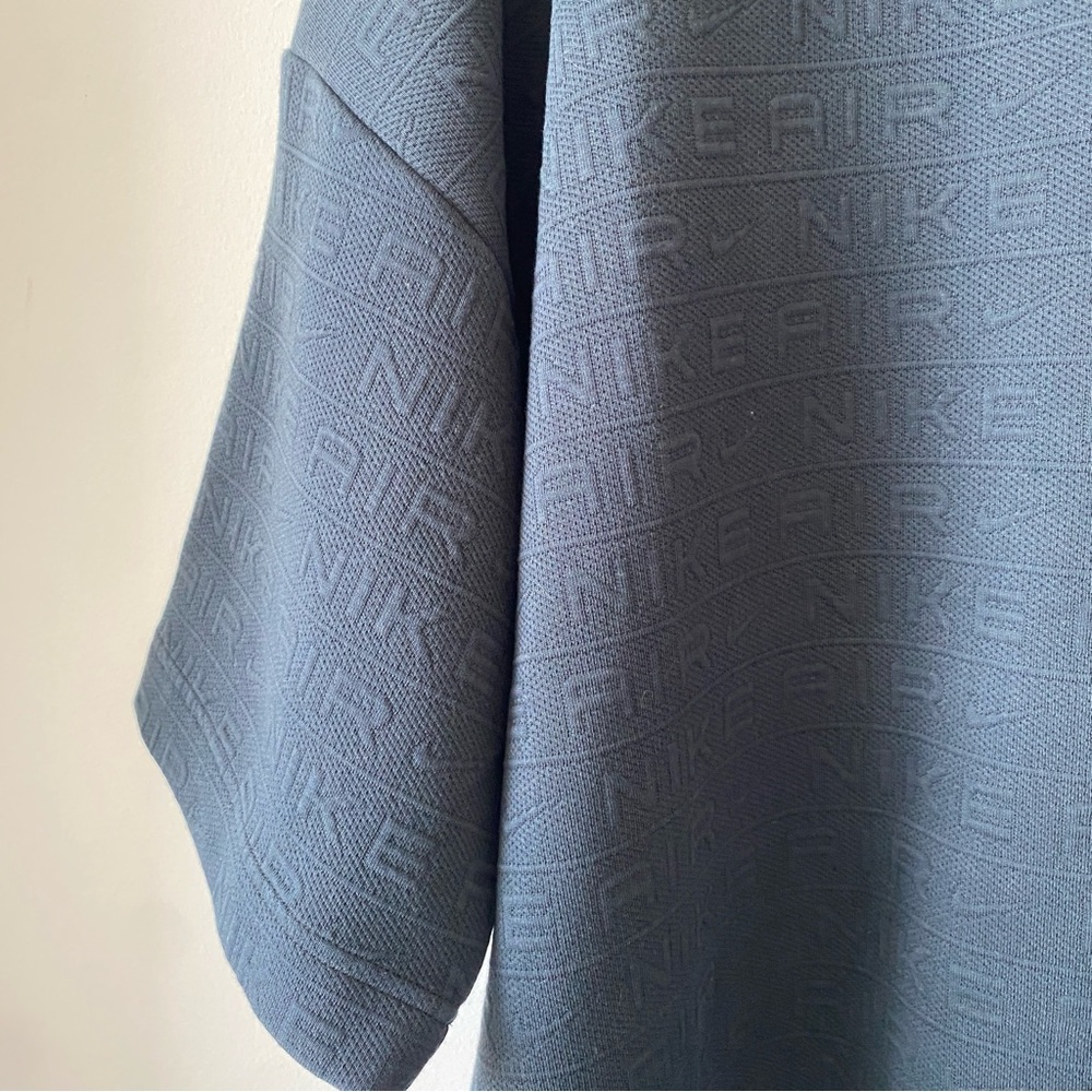 Nike Air Embossed black shirt - Picture 6 of 10